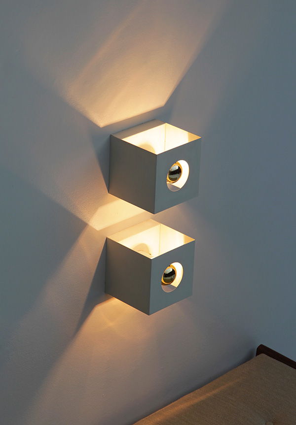 VINTAGE WALL SCONCES PRODUCED BY PHILIPSimage 3